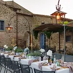 Nello's, Di Pregio Con Willa Cortona