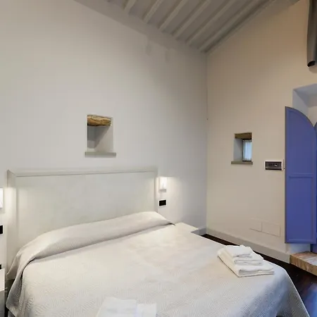 Βίλα Nello's, Di Pregio Con